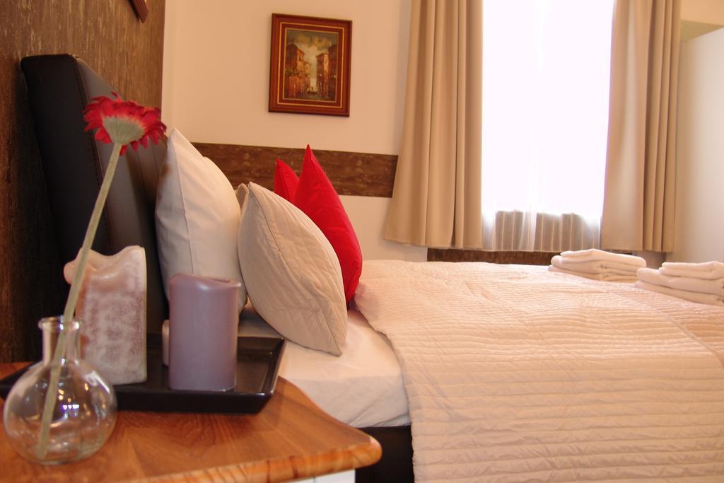 בודפשט Romantic Centrum Apartman מראה חיצוני תמונה